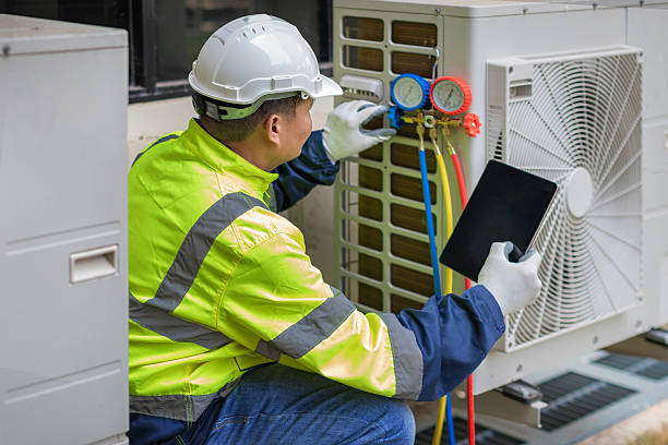 Professional Ac Installation technician working in Pilot Point, TX